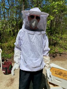 Residents at Lakewood Retirement Community plant wildflowers for Honeybees 9