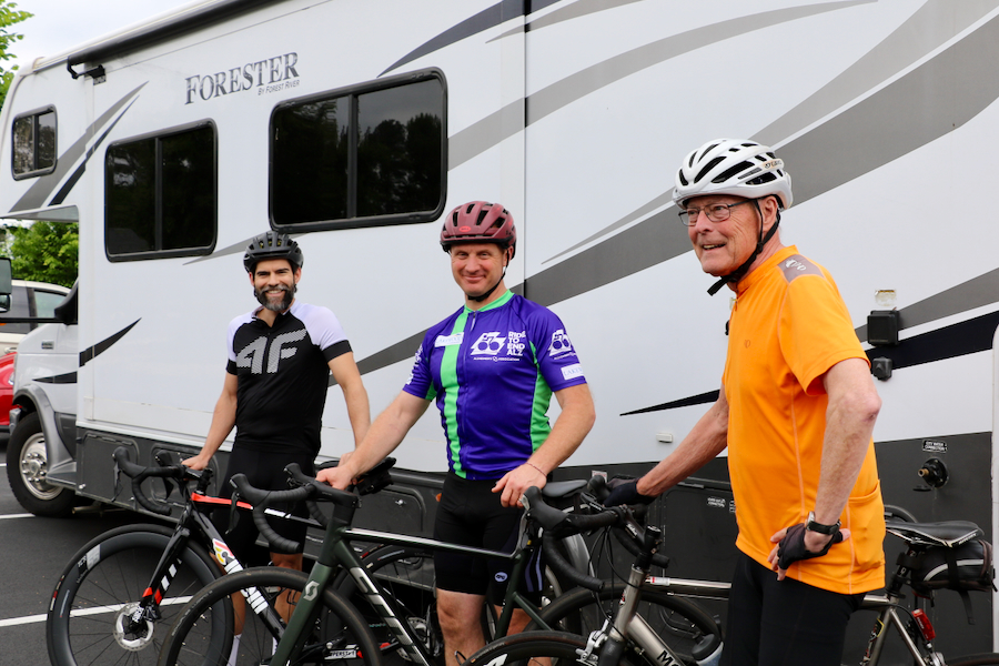 Lakewood Team Hits the Road for Alzheimer’s Cure